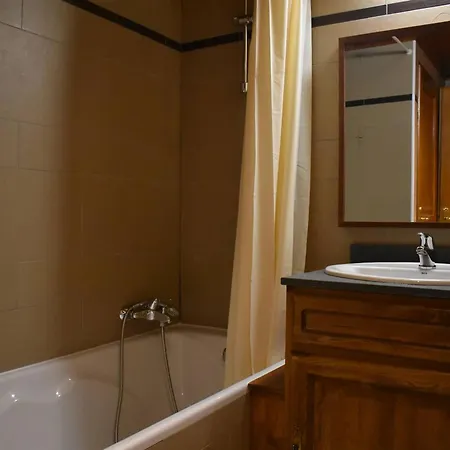 Appartement Duplex 3 Pièces Avec Balcon Et Parking Pour Confortables - Fr-1-580-115 *